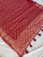 Rajvaari Bandhani Khaddi georgatte Saree – Rich Maroon with Traditional Gold Zari Weave - Image 3